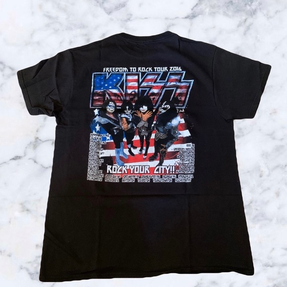 Kiss “rock your city freedom to rock tour - Picture 2 of 9